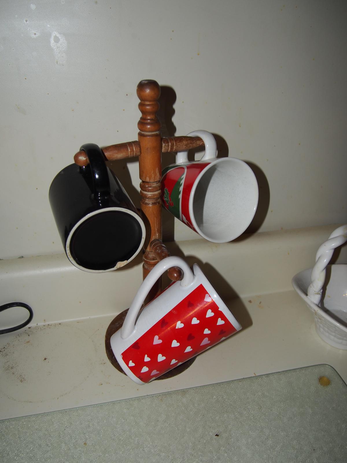 Coffee cup tree and mugs