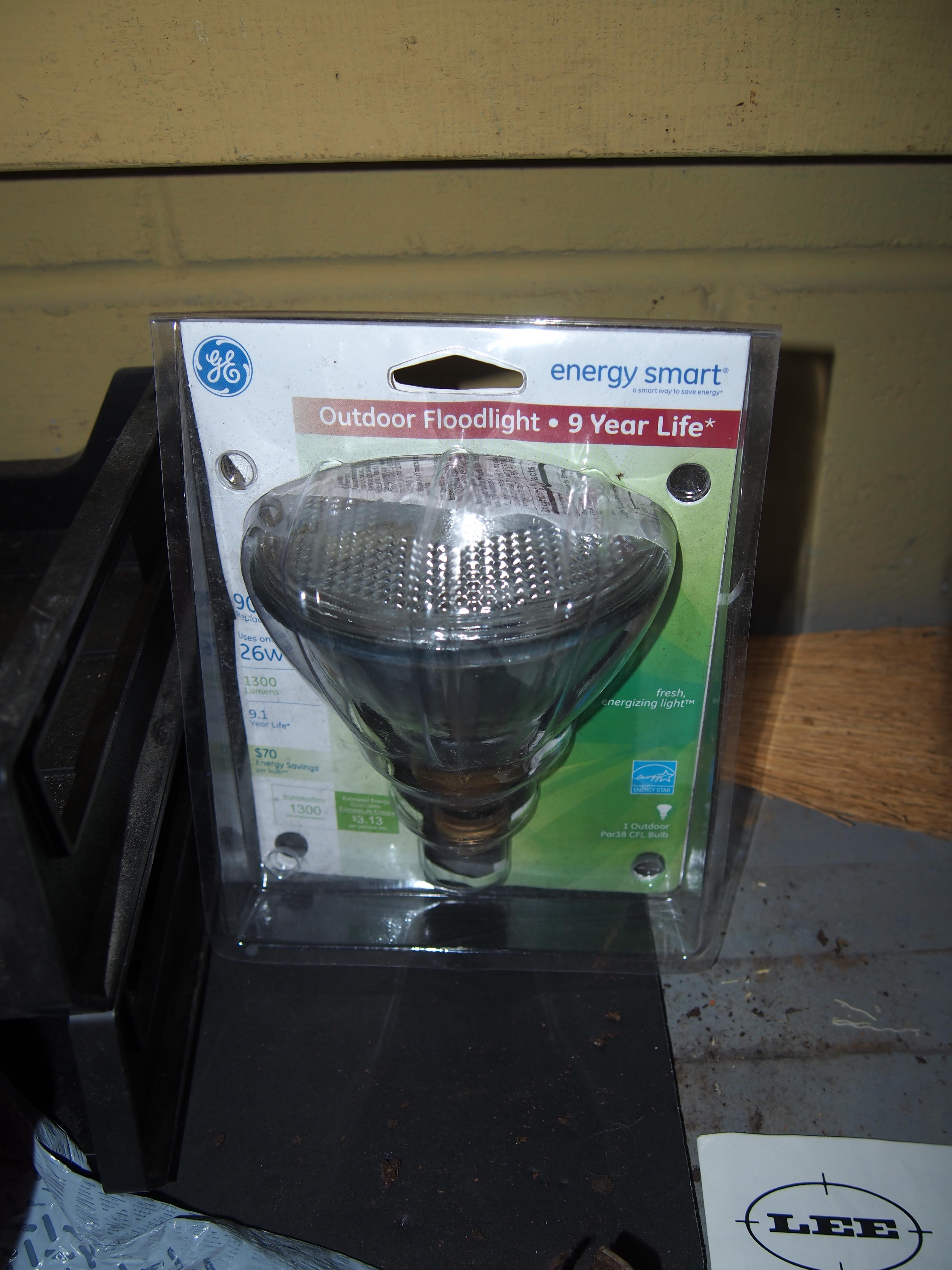 GE outdoor floodlight