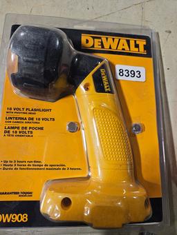 DeWalt 18V Flashlight with Pivoting Head