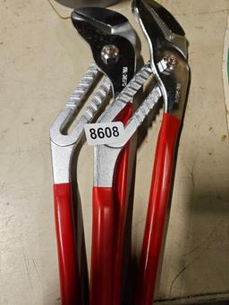 Adjustable Groove Joint Pliers