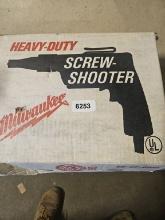 Milwaukee Heavy Duty Screw Shooter
