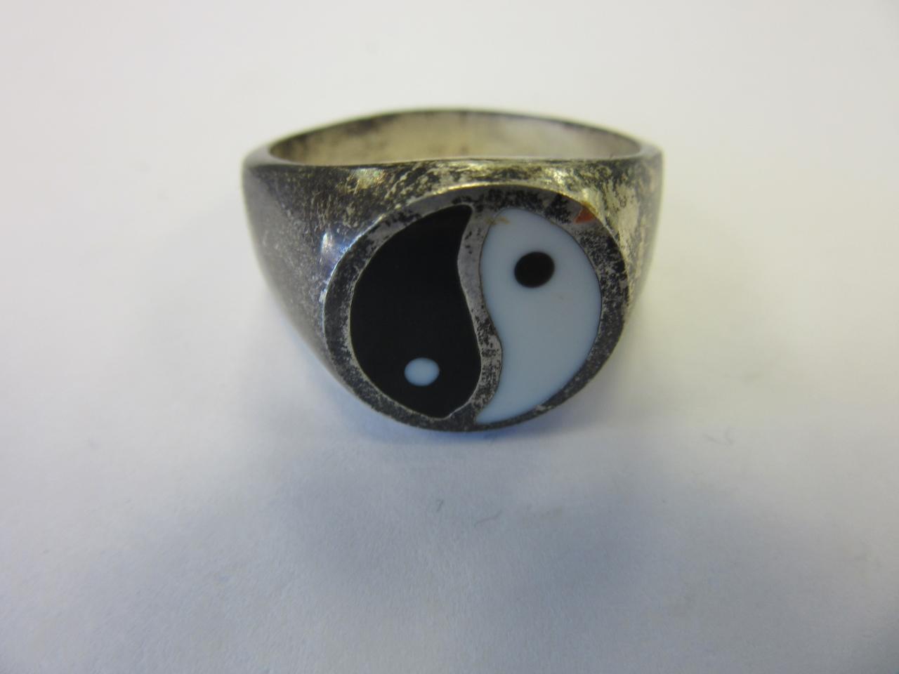 .925 Silver 12.4g Size 12 Yin-Yang Ring