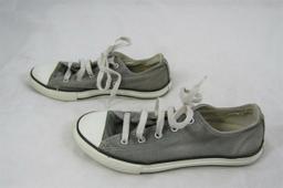 YOUTH SIZE 3 CONVERSE ALL STAR CHUCK TAYLOR  SHOES