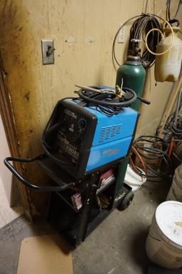 Clarke Weld Mig 130EN Portable Wire Feed Welder on Cart with Tank, Leads & Gun.