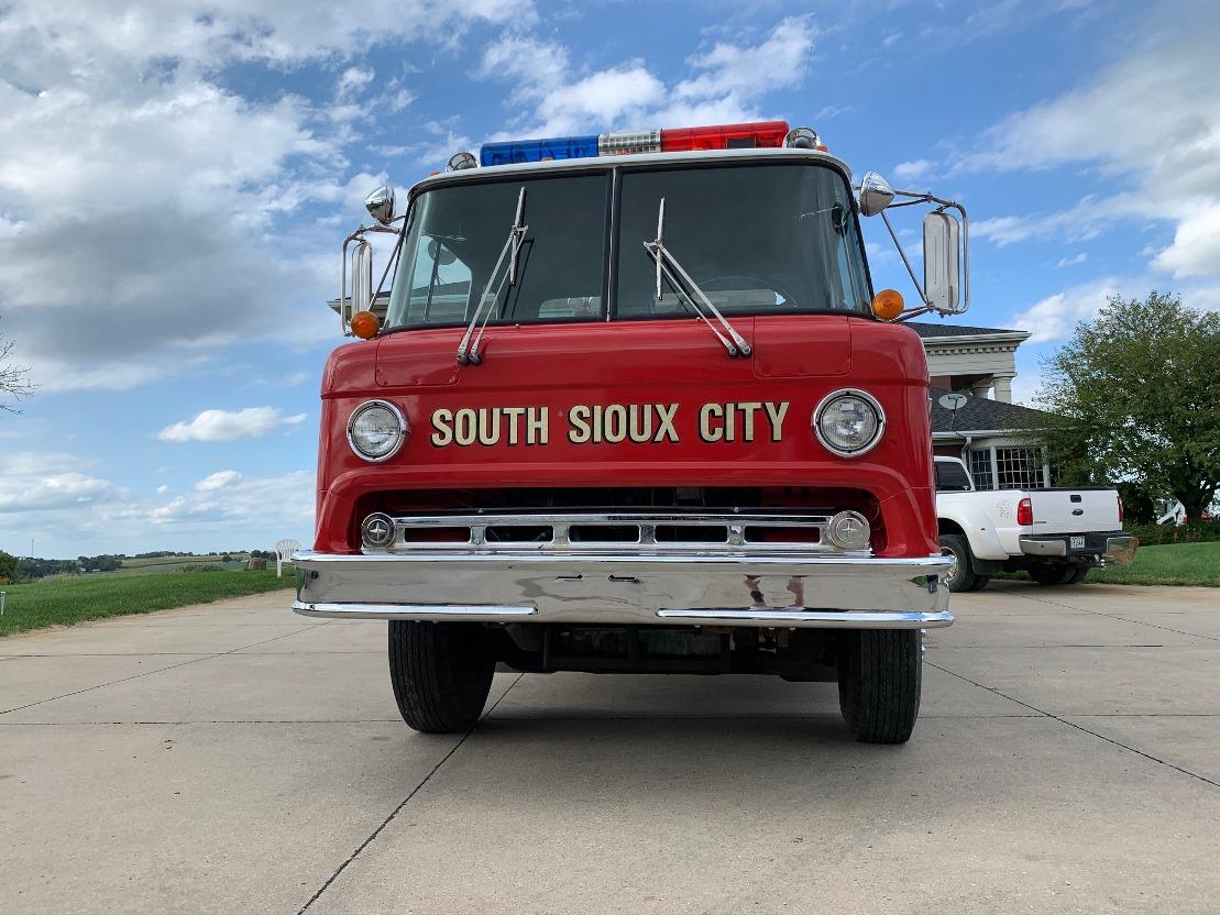 1986 Ford Model C-800 Cabover Single Axle Pumper Truck, VIN #1F0PC80K2GVA23567, 429-4V Gas Engine Au