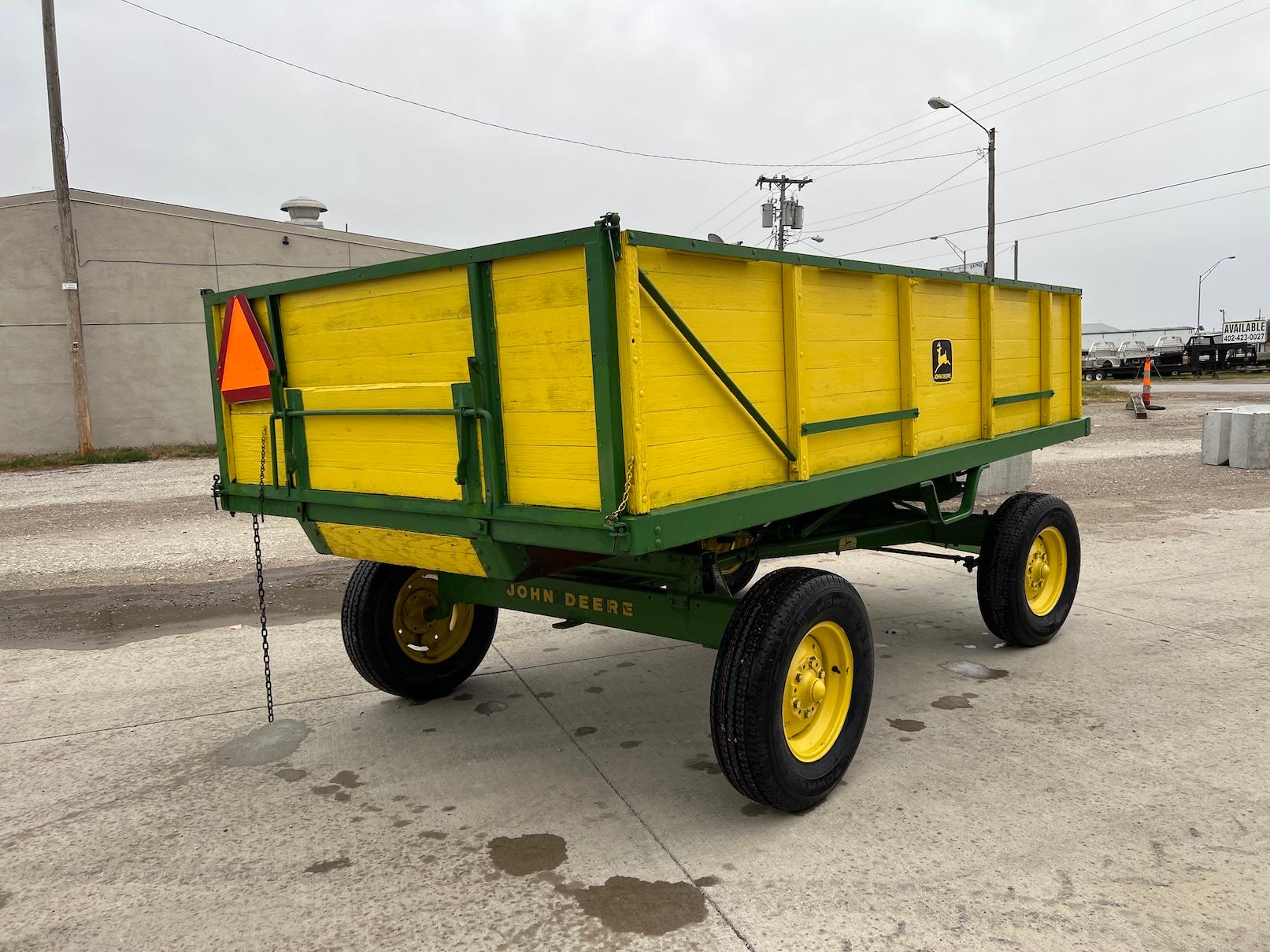 John Deere Barge Hoist Wagon