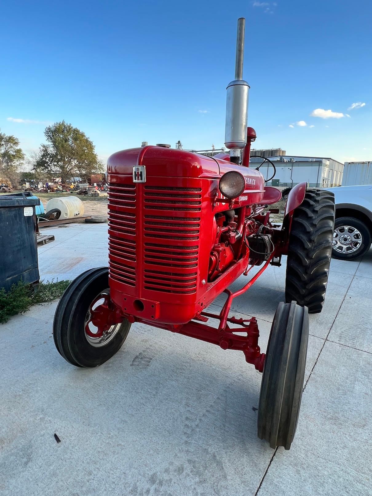 1954 International McCormick Deering Super W-6 Gas Tractor