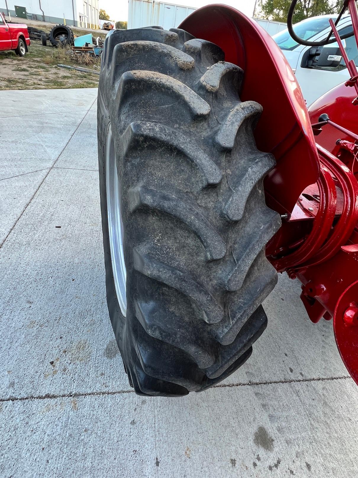 1954 International McCormick Deering Super W-6 Gas Tractor