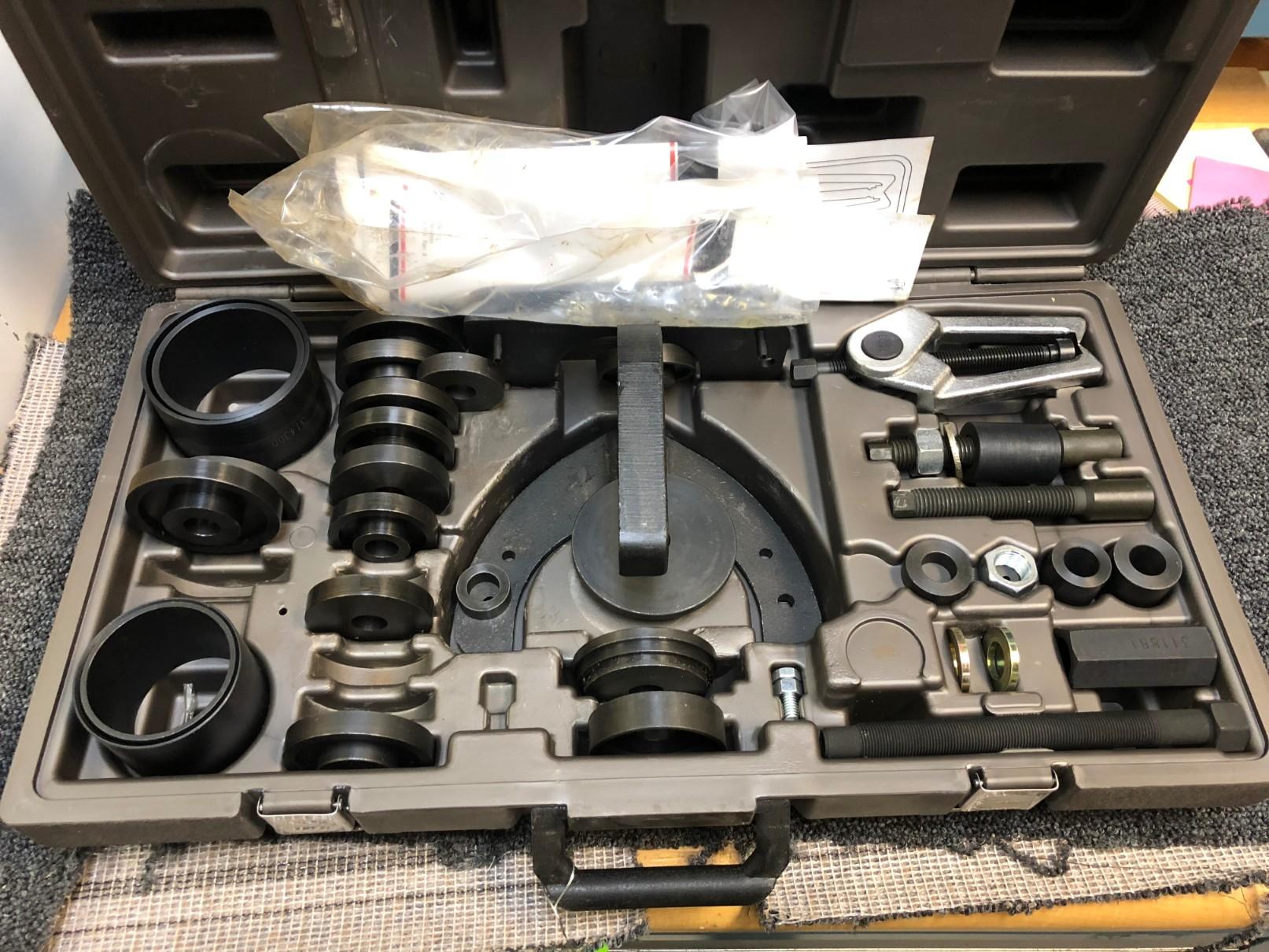 MAC Hub Tamer Front-Wheel Drive Service Tool