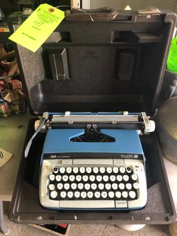 Smith Corona Galaxie 12 Portable Manual Typewriter