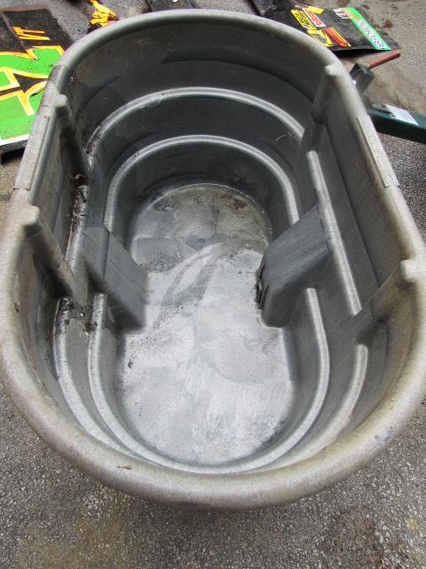 Rubbermaid Poly Stock Tank
