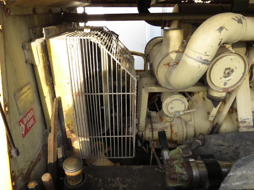 Ingersoll Rand 150 CFM Tag Along Compressor