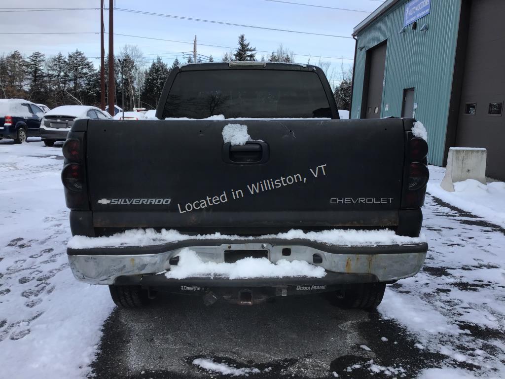 2003 Chevrolet Silverado 2500HD Base V8, 6.0L