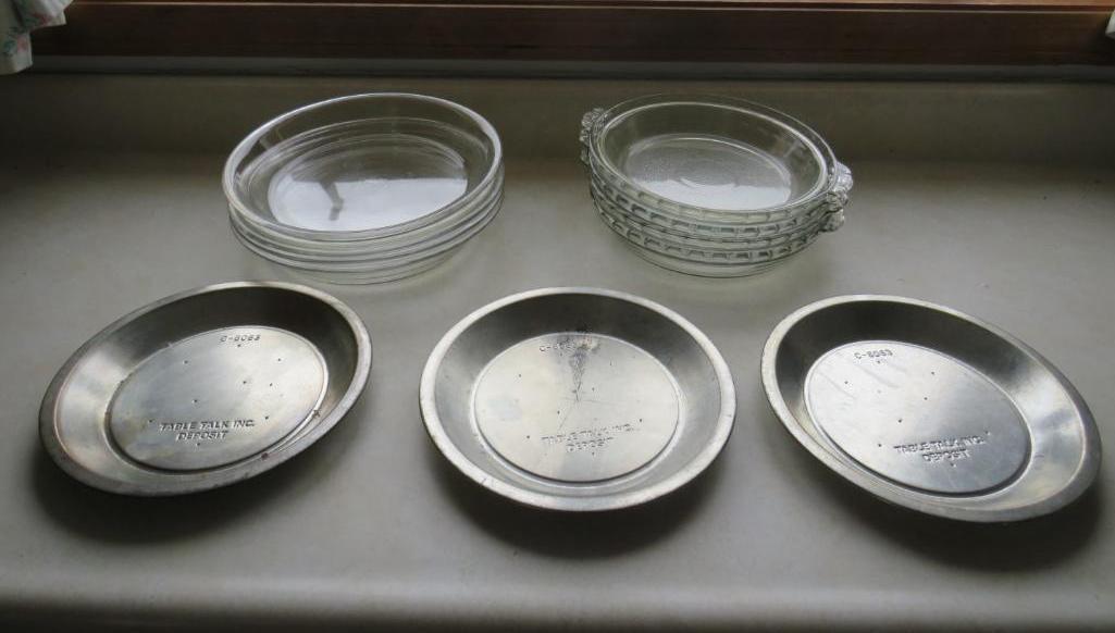 (13) Pyrex & Table Talk Inc. Pie Plates