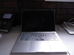 Apple Macbook Air