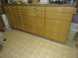 17 Drawer Workstation