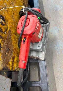 Milwaukee Heavy-Duty Orbital Sander