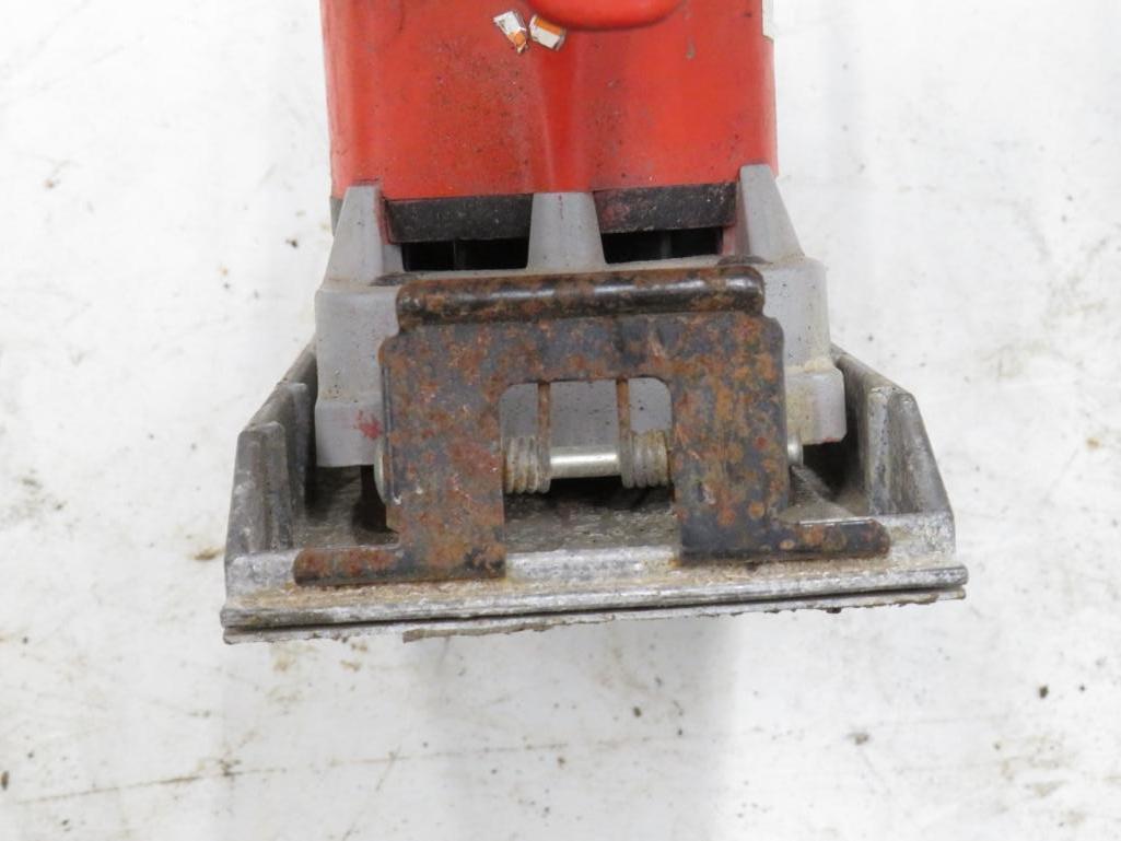 Milwaukee Orbital Sander
