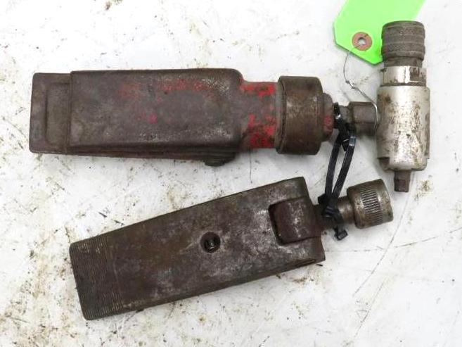 (2) Hydraulic Ram Spreaders