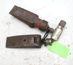 (2) Hydraulic Ram Spreaders