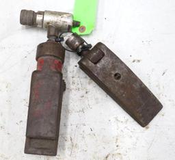 (2) Hydraulic Ram Spreaders