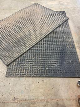 (2) Anti-Fatigue Mats