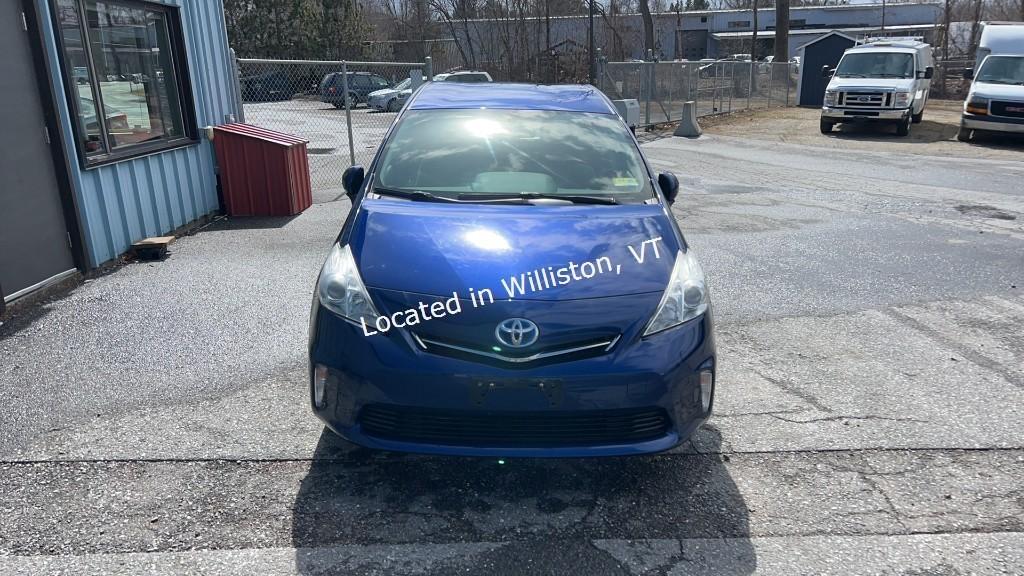 2012 Toyota Prius v Two I4, 1.8L