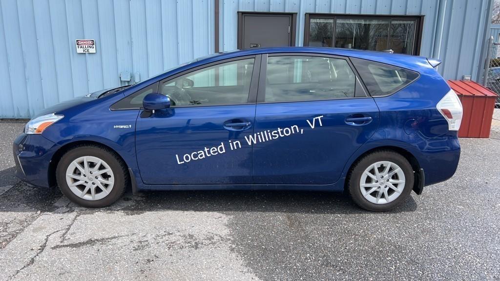 2012 Toyota Prius v Two I4, 1.8L