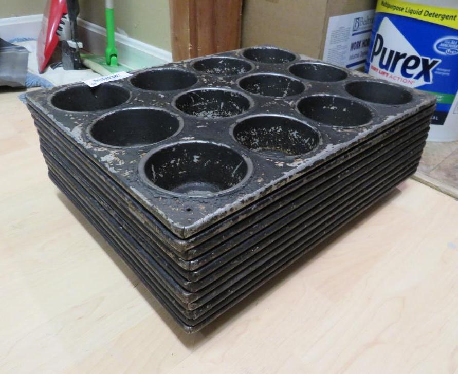 (11) 12-Cup Muffin Pans