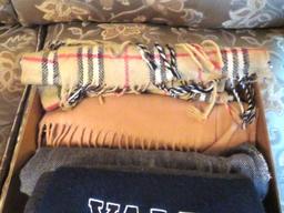 (7+/-) Scarves