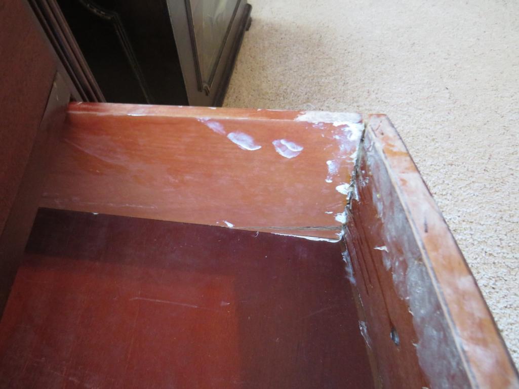 Mahogany Veneer Bow Front Dresser w/ Mirror