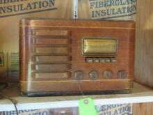 Silvertone Radionet Tabletop Tube Radio