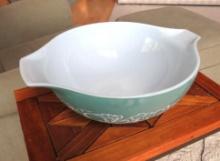 Vintage Pyrex Bowl