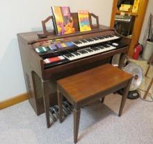 Conn Strummer Organ