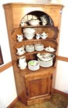Maple Corner Cupboard w/1-Door