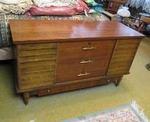 Lane Sweetheart Cedar Chest w/Key