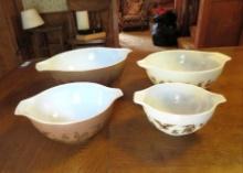 (4) Pyrex Nesting Mixing Bowls