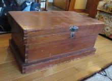 Wood Pine Chest w/Lock & Key