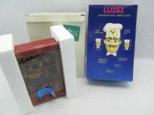 Russ Wall Plaque & Luigi Chef Clock & 60s Electric Kitchen Clock