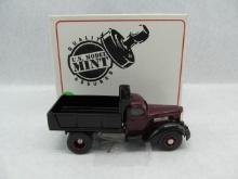 U.S. Model Mint 23 1947 International KB-12 Dump Truck