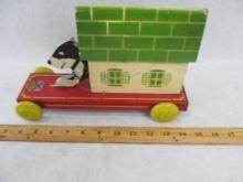 Hustler Toy Dog House Form Pull Toy