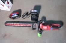 Toro 60v 24" Hedge Trimmer
