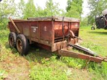 International 570 Manure Spreader