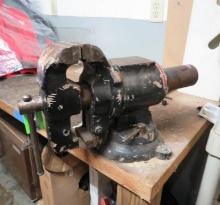 Bench Vice w/Rotating Head