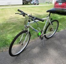 Giant Butte Mens 19" Bike