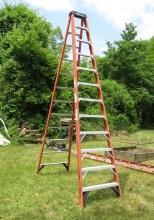 Werner 12' Fiberglass Stepladder
