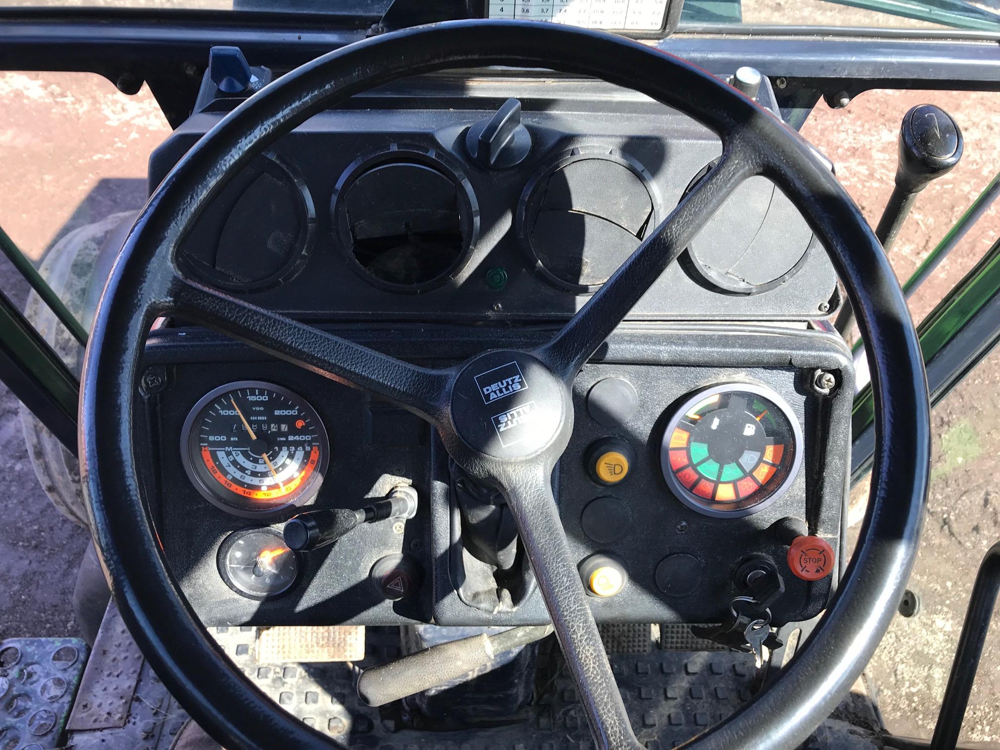 Deutz 7085 Tractor w/ Cab