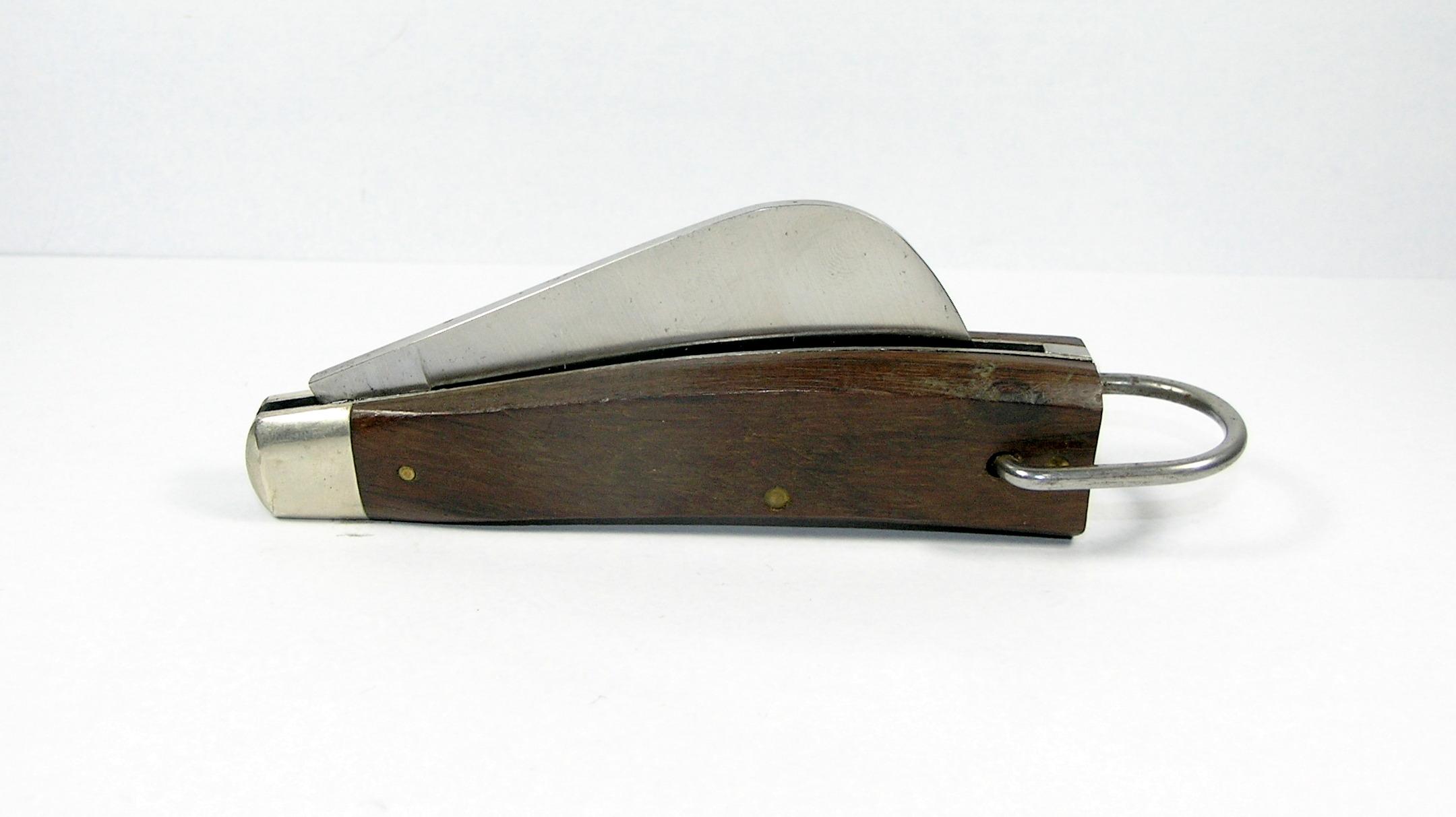 1946-1973 Schrade-Walden Pattern 136 Walnut Pruner. Unsharpened  Near Mint