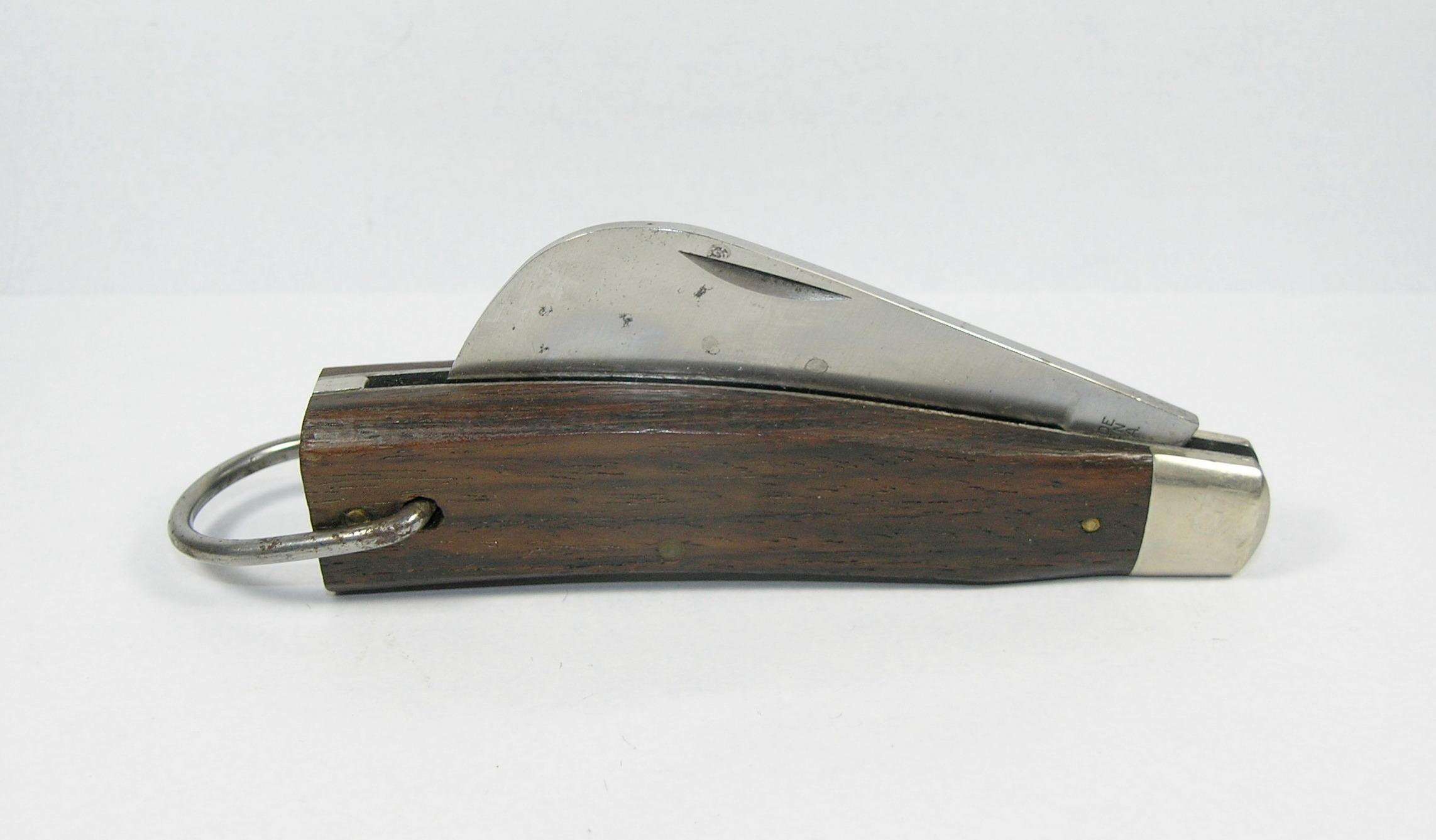 1946-1973 Schrade-Walden Pattern 136 Walnut Pruner. Unsharpened  Near Mint