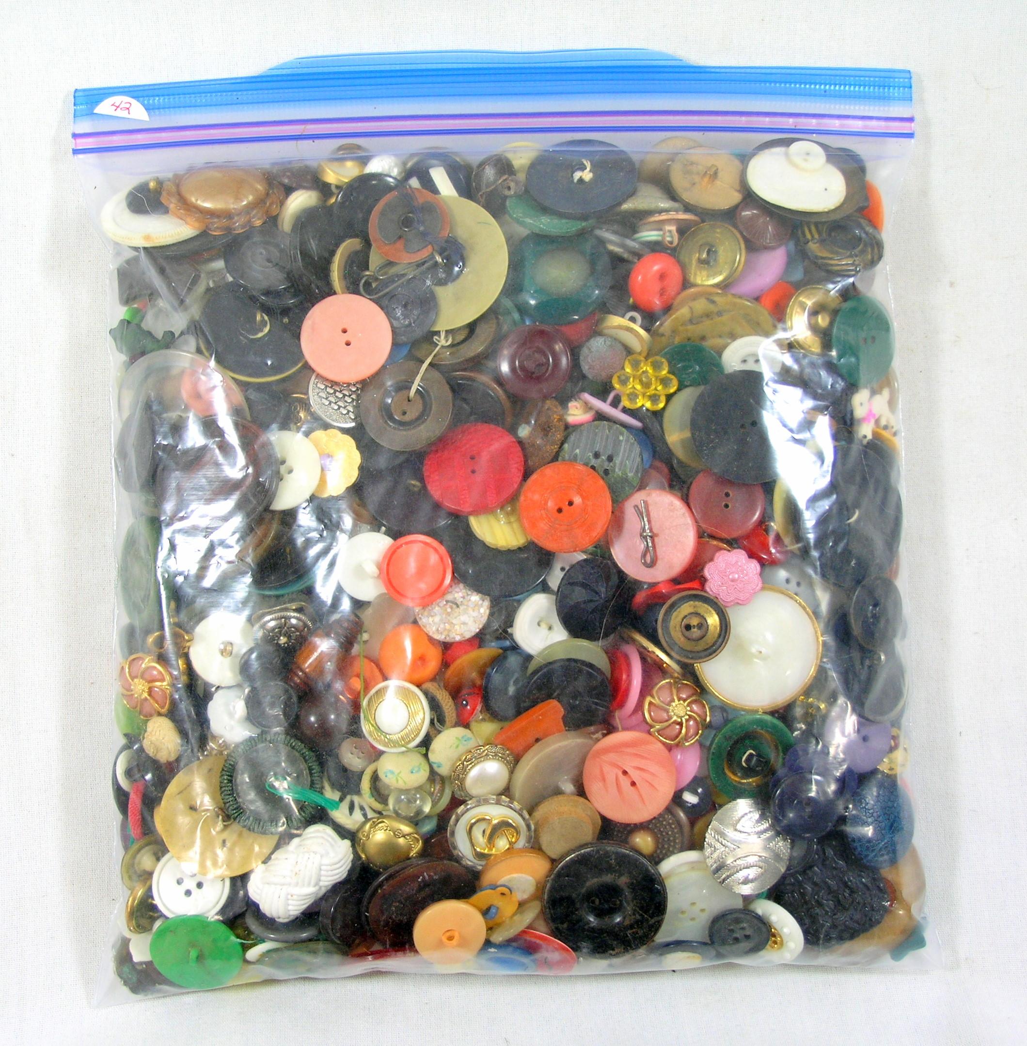 3 Pound Bag of Mixed Vintage & Newer Buttons